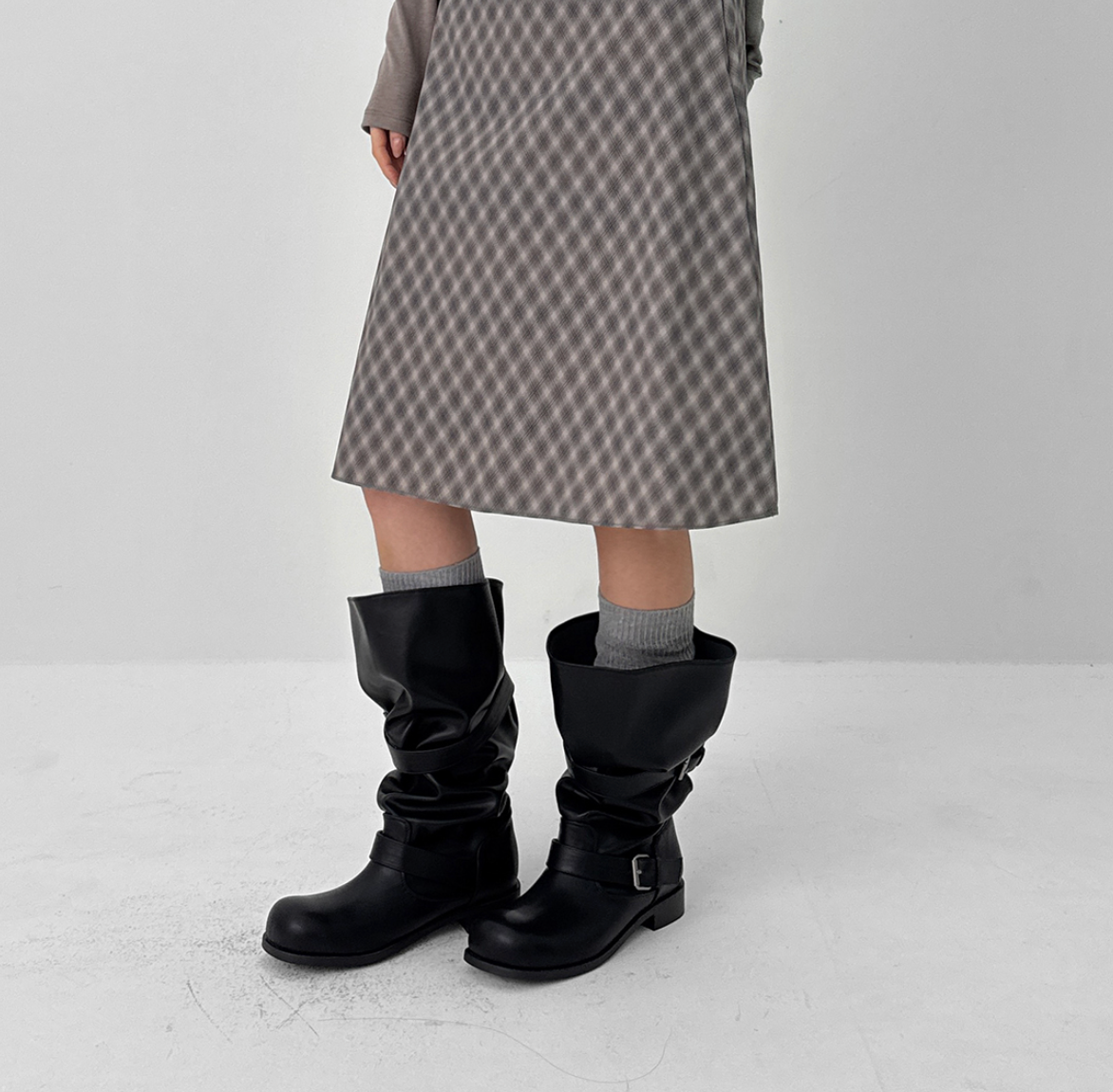 韓國 Blackup Vintage Buckle Boots 鬆垮垂墜長靴