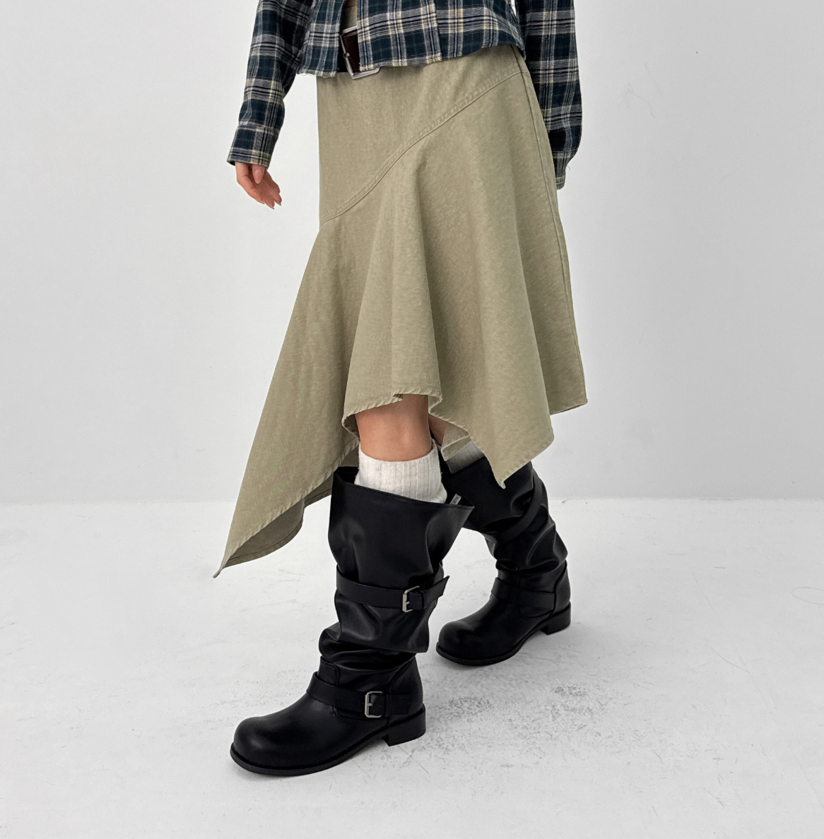 韓國 Blackup Vintage Buckle Boots 鬆垮垂墜長靴