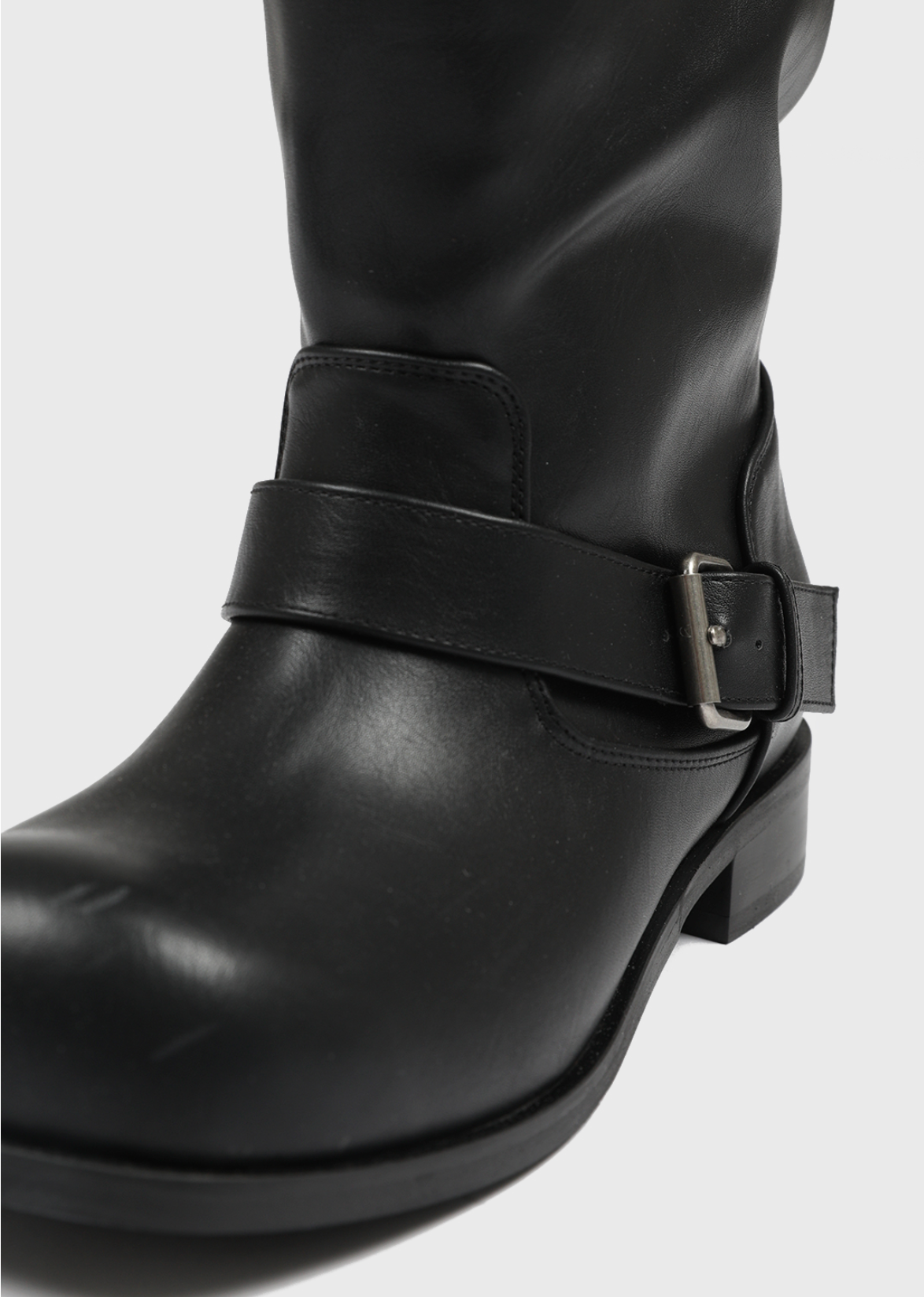 韓國 Blackup Vintage Buckle Boots 鬆垮垂墜長靴