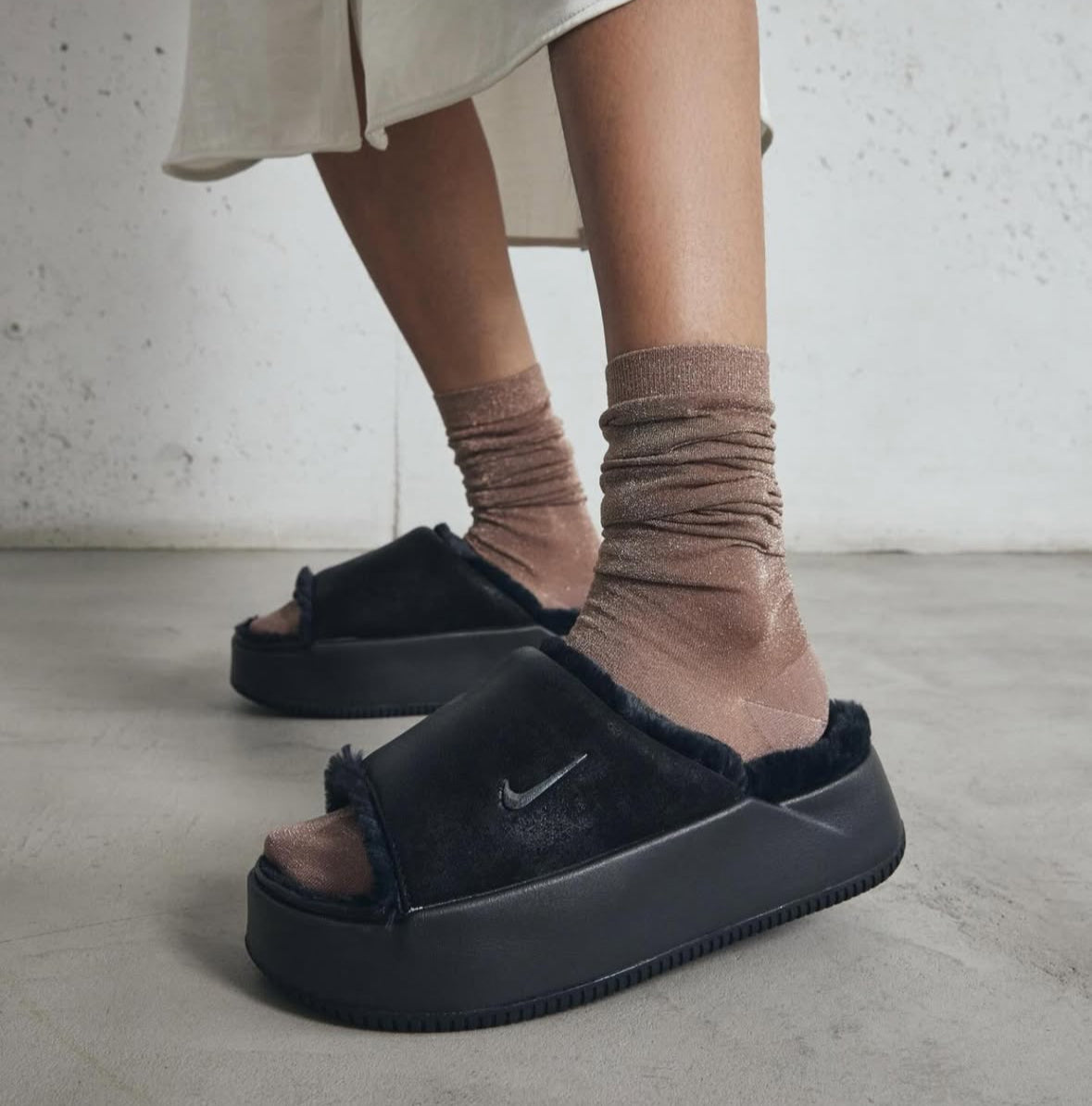 韓國限定 Nike Calm Elevation Fur 毛毛厚底拖鞋