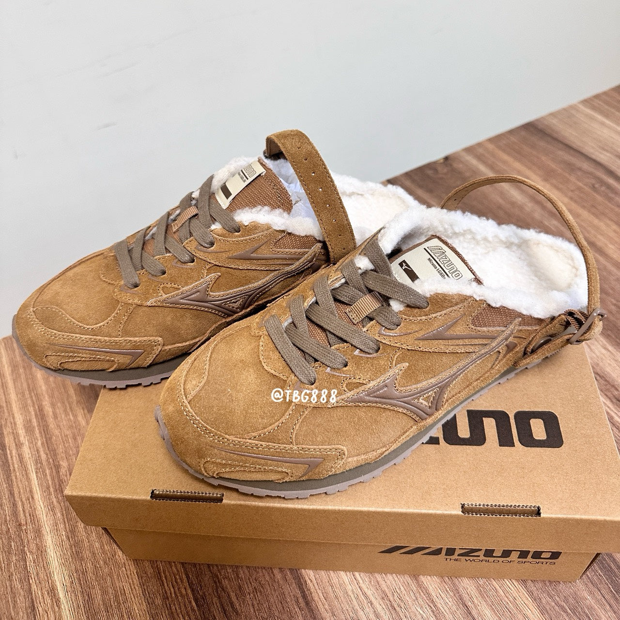 MIZUNO LG 60S SLIPPER 美津濃 毛毛 穆勒鞋 有後鉤喔～