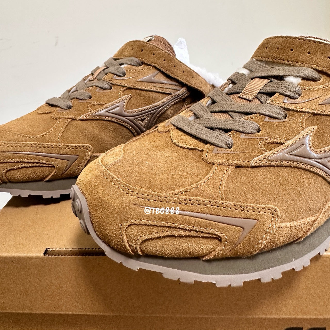 MIZUNO LG 60S SLIPPER 美津濃 毛毛 穆勒鞋 有後鉤喔～